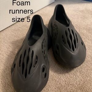 Yeezy Foam Runner Kids Black Slip-On Shoes